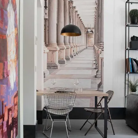 Alemaison Highend Historic Center With 2 Balconie Apartment
